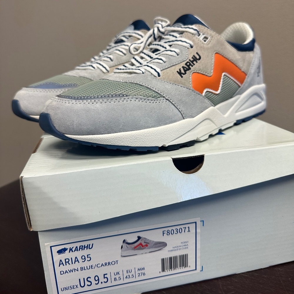 Karhu Aria 95 - NIB - size 9/12 US Mens